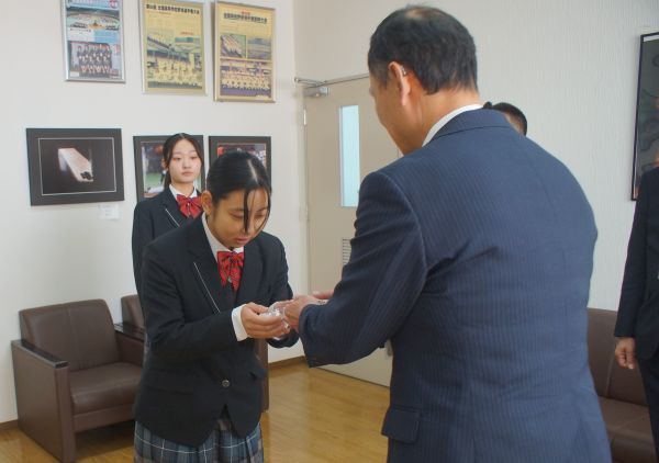 http://www.ursula.ed.jp/high/news/DSC04427.JPG