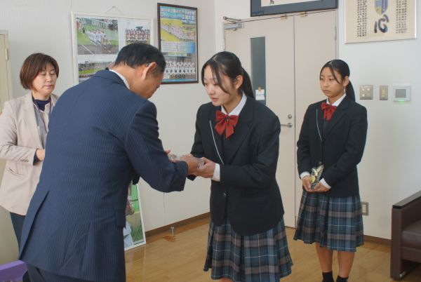 http://www.ursula.ed.jp/high/news/DSC04428.JPG
